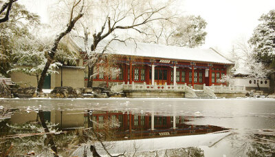 清华大学