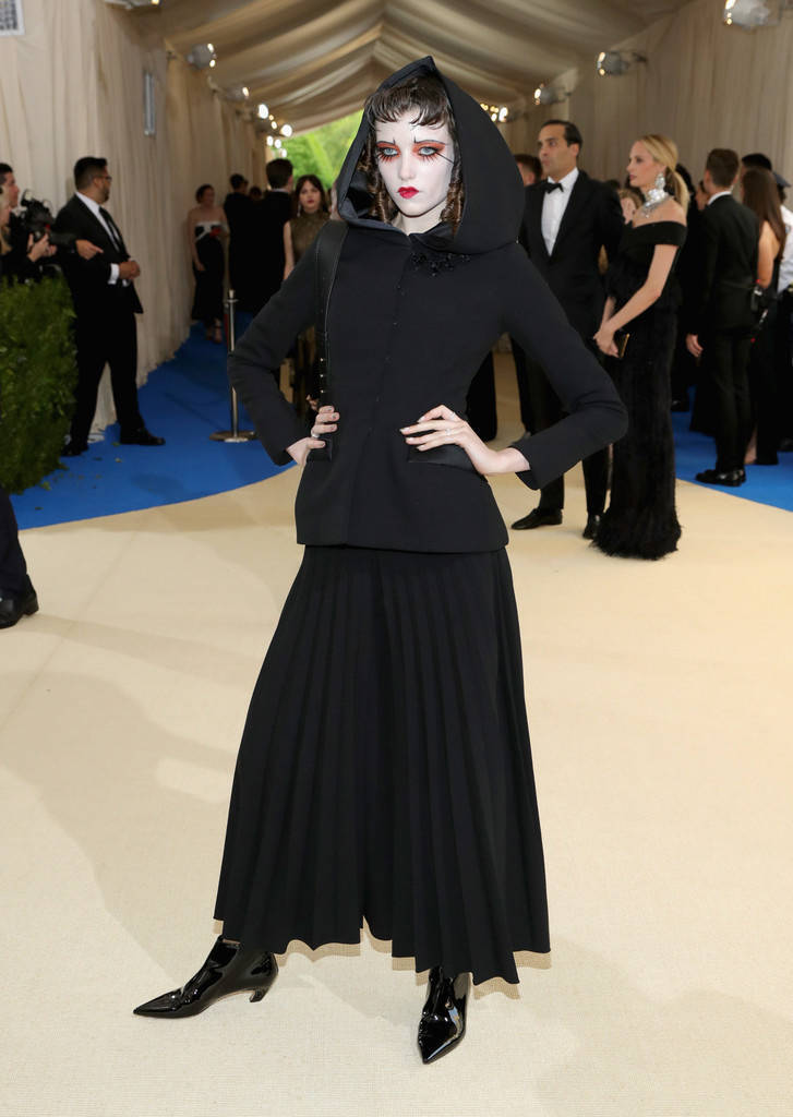 #Grace Hartzel#
attends the "Rei Kawakubo/Comme des Garcons: Art Of The In-Between" Costume Institute Gala at Metropolitan Museum of Art on May 1, 2017 in New York City
.#Met Gala#