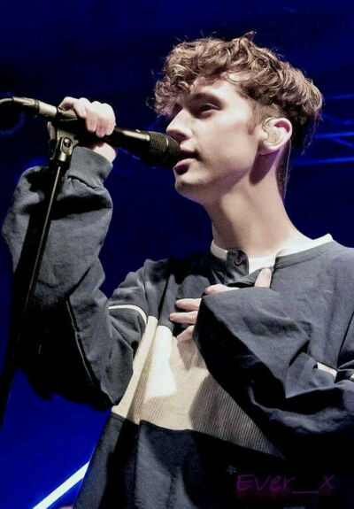 troye sivan 戳爷 明星 壁纸 锁屏 