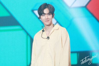 #边伯贤可爱领袖# #BAEKHYUN#【destinynov】170610 BANGKOK SUPER LIVE 2017 更推4P