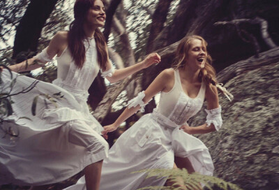 Teresa Palmer and Phoebe Tonkin for Vogue Australia March 2015，photo by Will Davidson
泰莉莎帕尔默
代表作温暖的尸体 血战钢锯岭
其实我jio的warm bodies一点也不好看，纯属kill time，不知道为什么被很多…