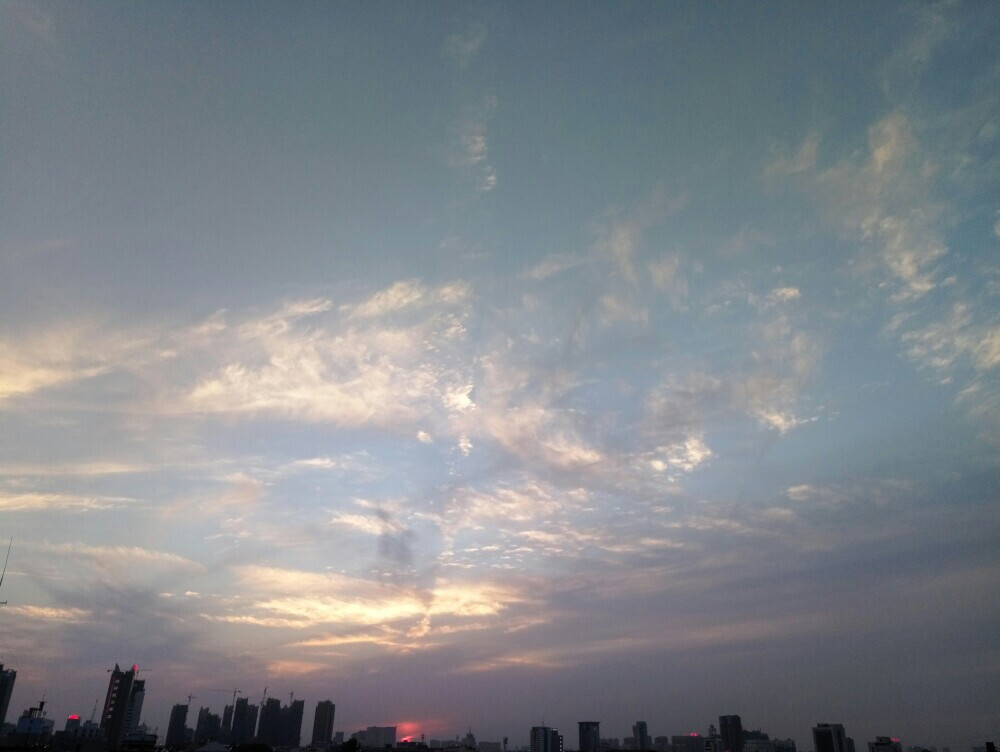 天 空