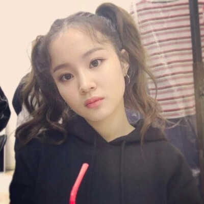 LEE HI （李夏怡）