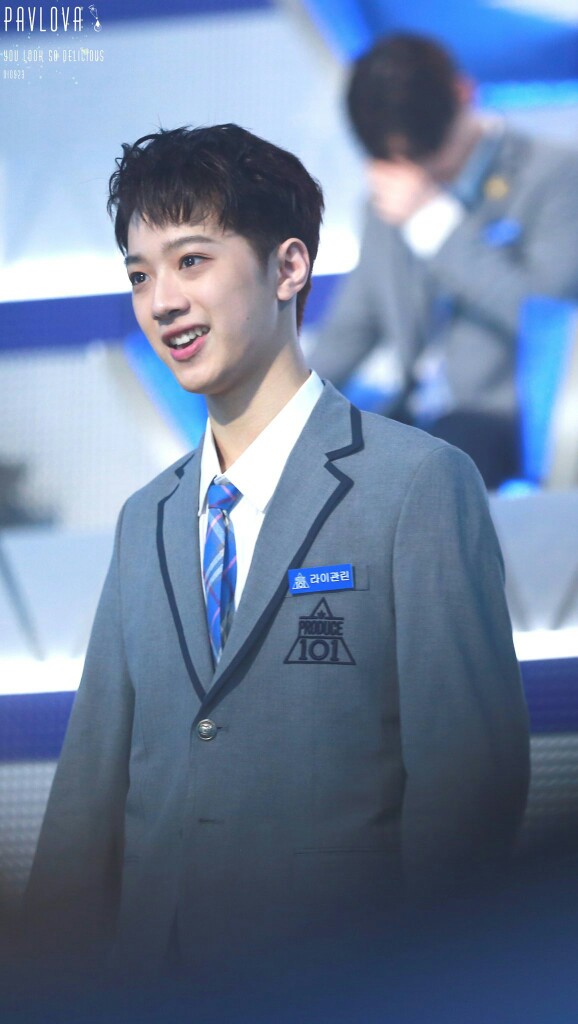 男版produce101wannaone巨型忙内奶罐赖冠霖