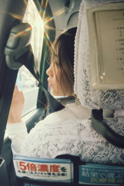 花椿 Photo:Petra Collins