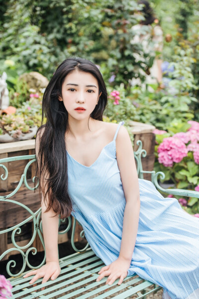 为了自己想过的生活.勇于放弃一些东西.这个世界没有公正之处.你也永远得不到两全之法.若要自由.就得牺牲安全.若要闲散.就不能获得别人评价中的成就.若要愉悦.就无需计较身边人给予的态度.若要前行.就得离开你现在停…