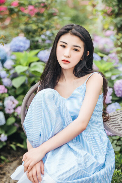 为了自己想过的生活.勇于放弃一些东西.这个世界没有公正之处.你也永远得不到两全之法.若要自由.就得牺牲安全.若要闲散.就不能获得别人评价中的成就.若要愉悦.就无需计较身边人给予的态度.若要前行.就得离开你现在停…