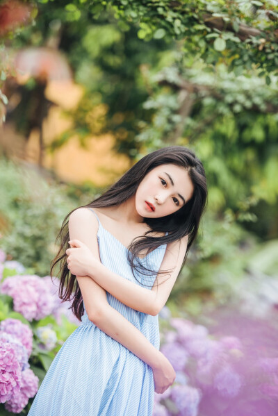 为了自己想过的生活.勇于放弃一些东西.这个世界没有公正之处.你也永远得不到两全之法.若要自由.就得牺牲安全.若要闲散.就不能获得别人评价中的成就.若要愉悦.就无需计较身边人给予的态度.若要前行.就得离开你现在停…