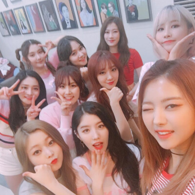 Pristin 周洁pinky 、林娜荣任娜英、金敏京、姜倞媛、郑恩宇、姜艺彬 姜礼彬、金艺媛、裴晟妍 白胜妍、朴施妍朴诗妍、Kyla