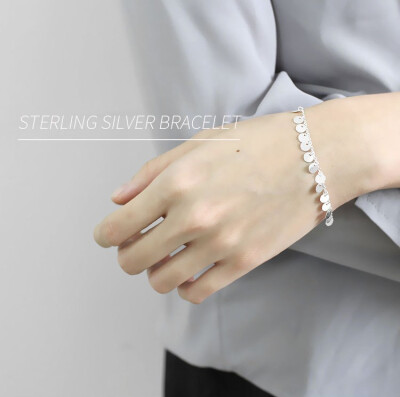简单的纯银亮片手链 纤巧独特 小小的亮片精致闪亮 创意送礼搭配 