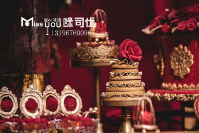 一场中式婚礼，甜品台也的是古典气息十足，除了传统的花生、莲子，越来越多的甜品也走上了中西合壁的餐桌上。