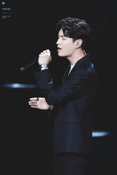 张艺兴lay X—back日常存图