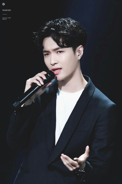 张艺兴lay X—back日常存图