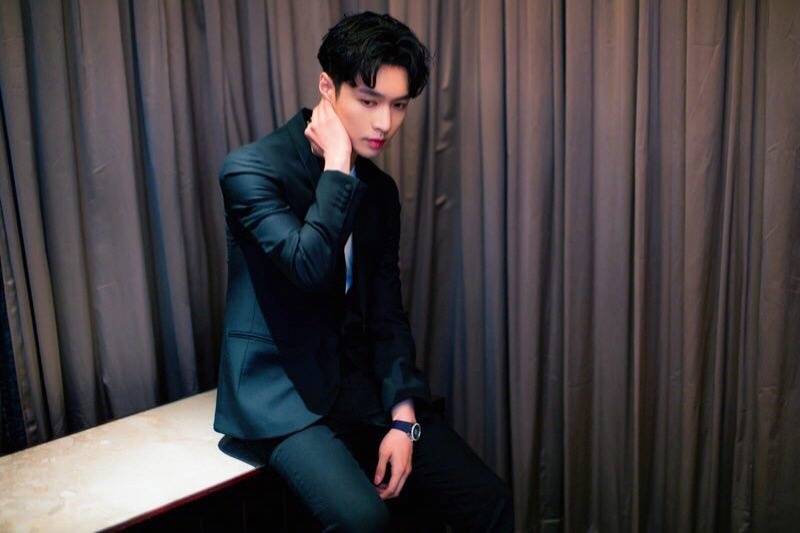 张艺兴lay X—back日常存图