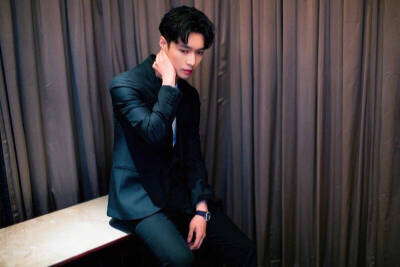 张艺兴lay X—back日常存图