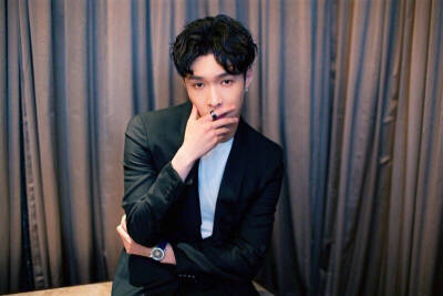 张艺兴lay X—back日常存图