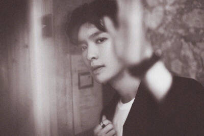 张艺兴lay X—back日常存图