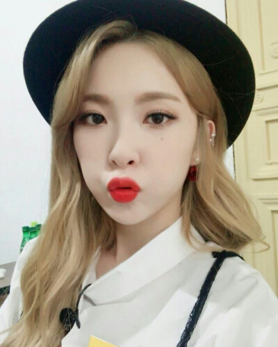 Nine Muses.
惠美ins更新