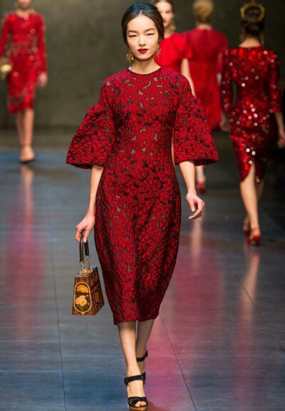 高级裙
Dolce & Gabbana 2013