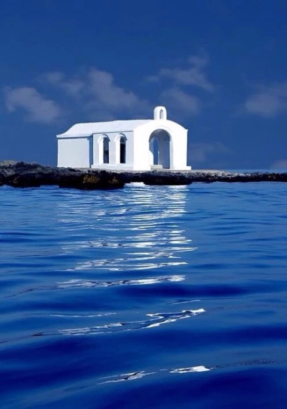 唯一的希腊，无法被模仿的蓝色——圣尼古拉斯教堂，克里特岛。