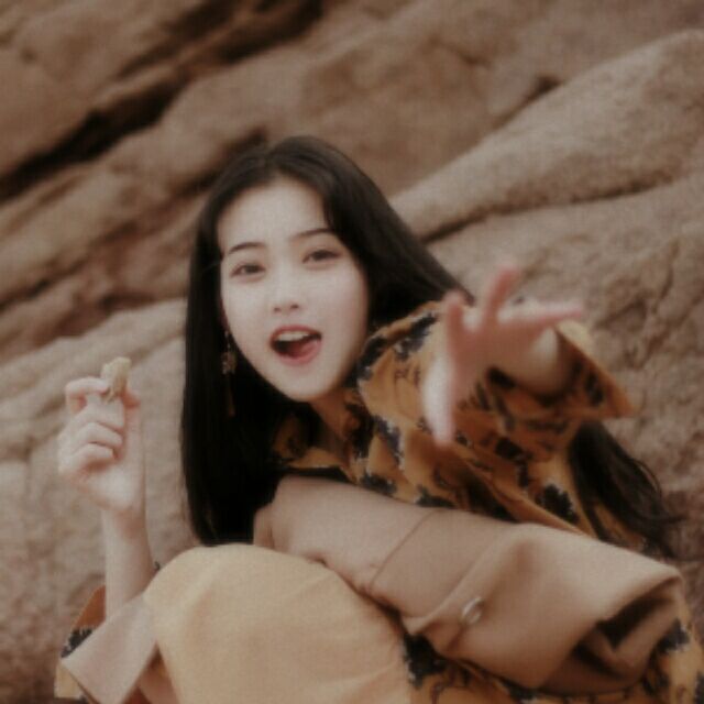 女生头像:乖巧. ๑了无悲欢