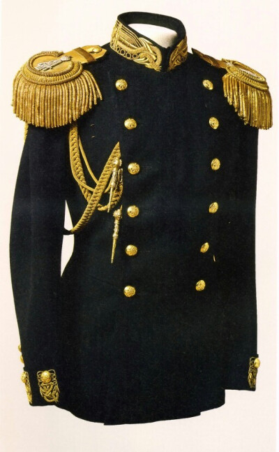 俄国王室的服装。主要是沙皇尼古拉二世和他儿子的制服