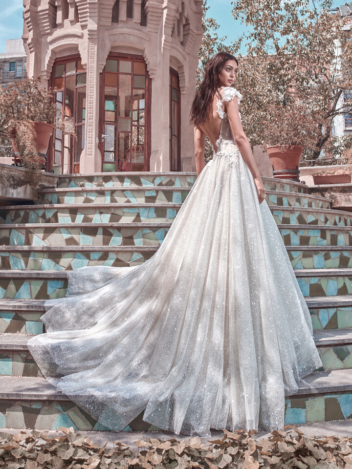 以色列高级定制婚纱品牌 Galia Lahav(加利亚-拉哈夫) 2018春夏「Victorian Affinity」婚纱系列广告大片
