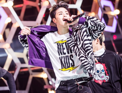 #iKON# B.I Bobby 金振焕 具俊会 金东赫 宋允亨 郑粲右