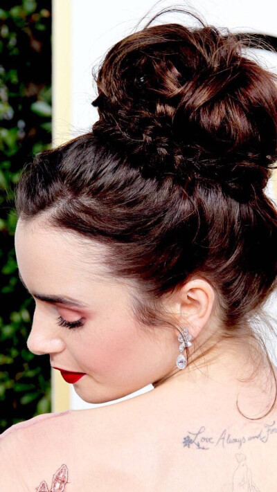 Lily Collins