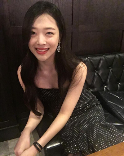 崔雪莉 崔真理 Sulli