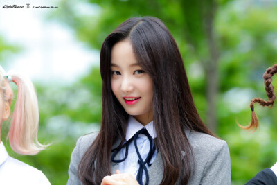 MOMOLAND [ 李多彬 ]°yeonwoo ♪ 禁二传二改抱图点赞