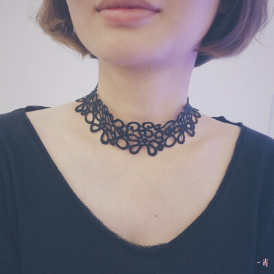 木有锁骨。choker