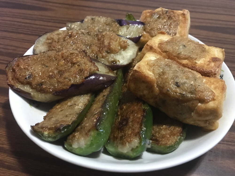 一人の食 煎釀三寶