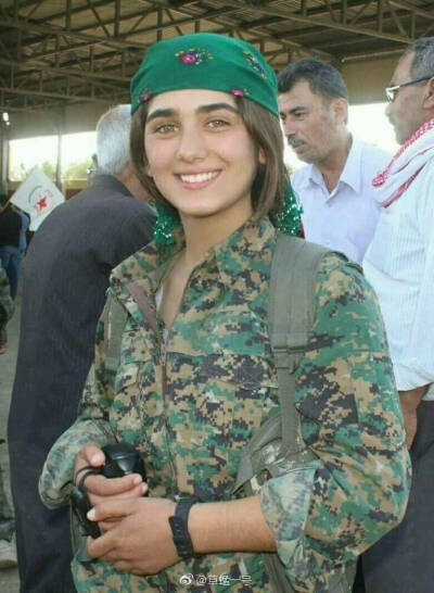 库尔德女兵
