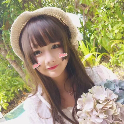 女生头像，一辈子短短几十年，我想努力抓住眼前的你