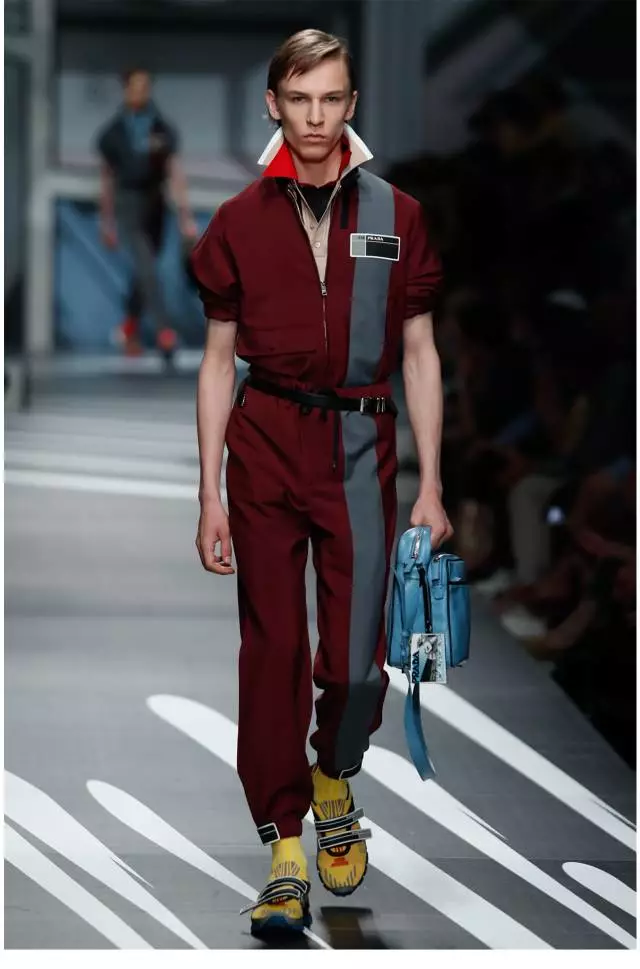 Prada 2018春夏男装秀发布
讲述自我故事。