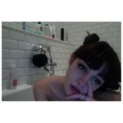 by.囍゛ 女生头像 韩系 欧美风 原宿 小清新 高清头像 伤感 个性 白边