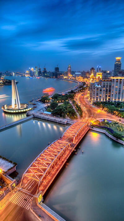 高清壁纸 背景图片 静物 风景 城市 乡村 鲜花 花瓶 天空 灯火 建筑物 河流 白云 水果 雪 房子 群山 绿树 大海 小道 食物 茶杯 乐器