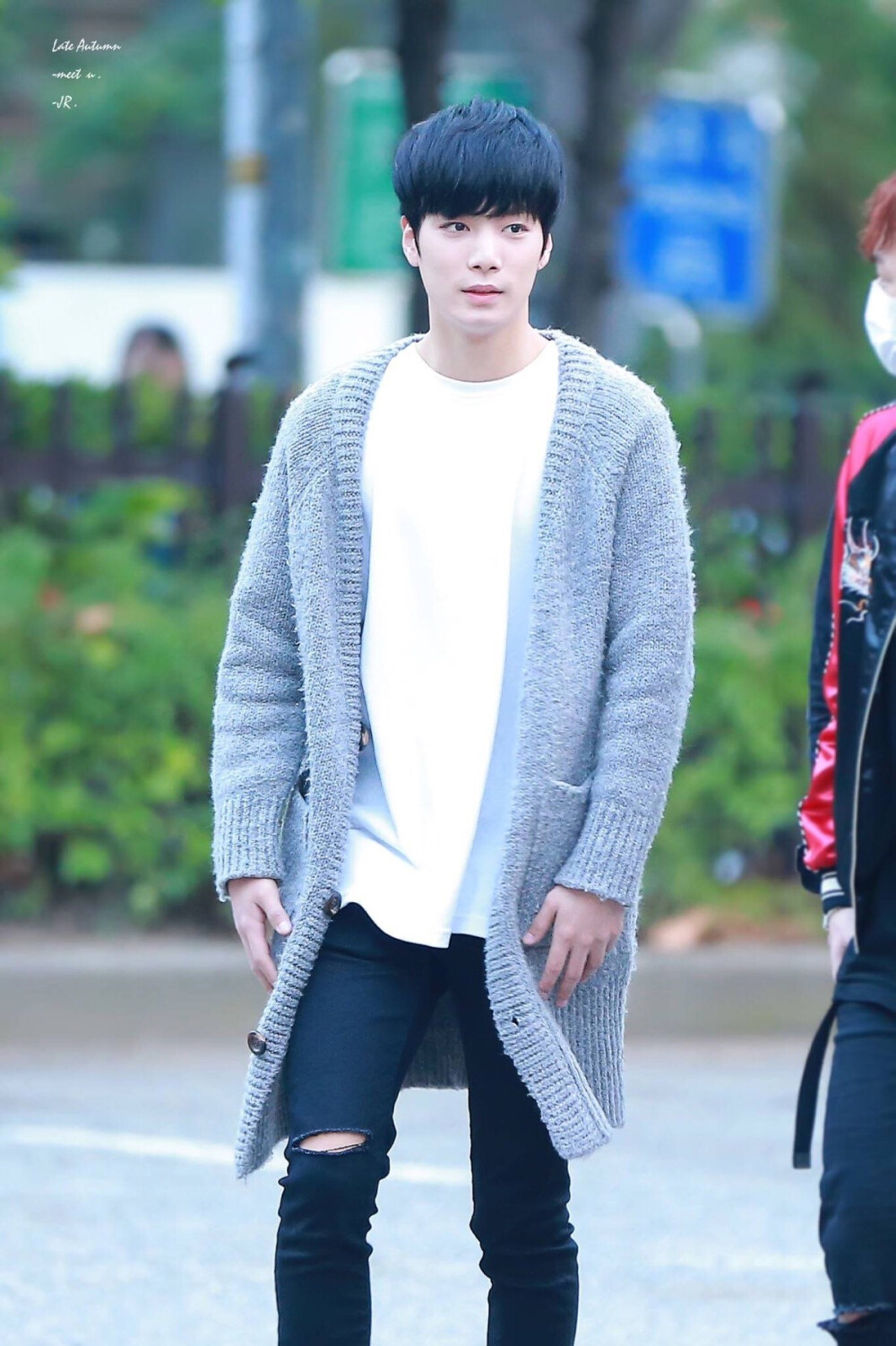 NU'EST 金钟炫 JR cr.logo