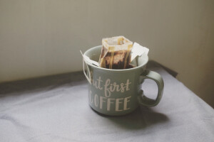 一桌、两人、三个胃