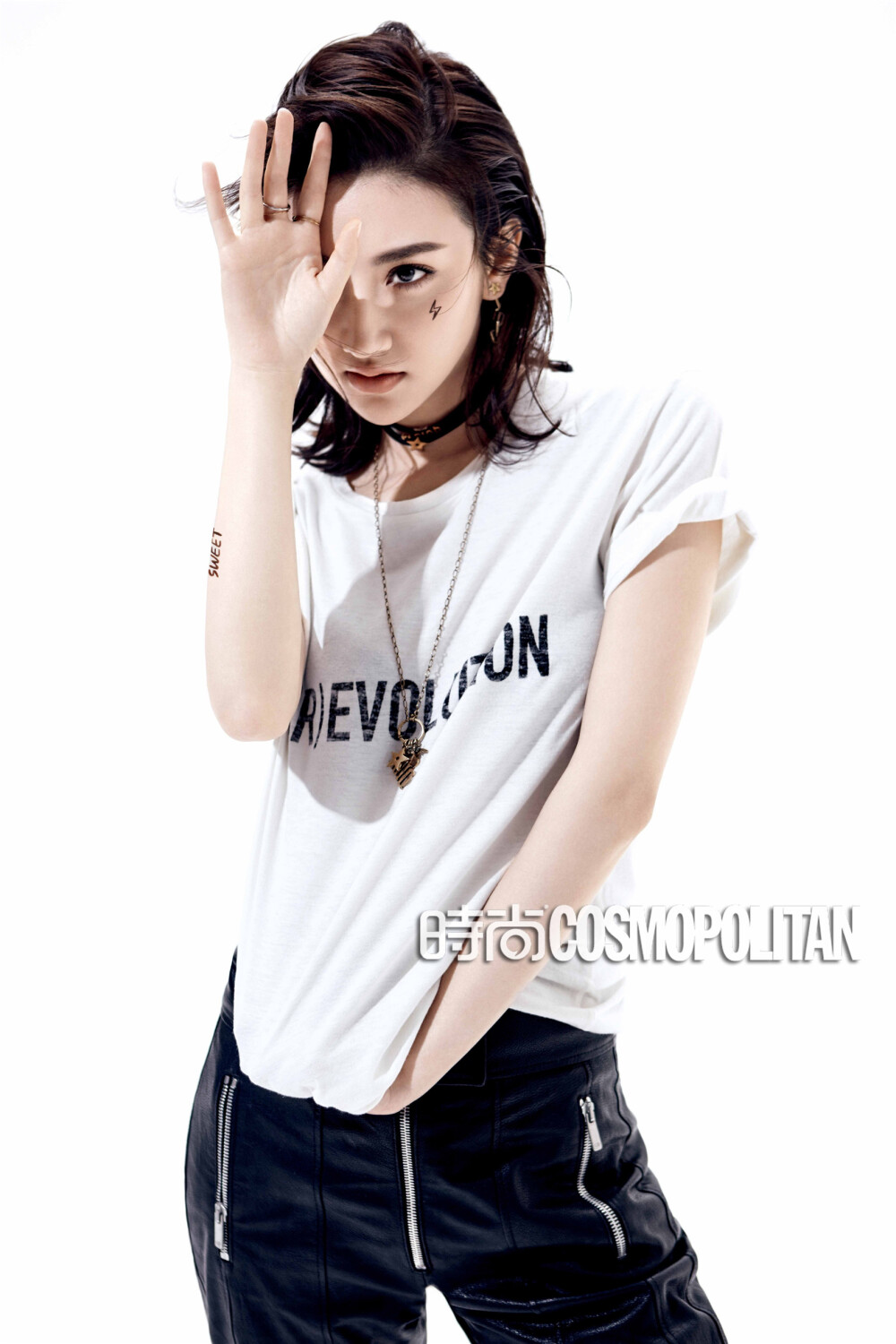 2017《COSMOPOLITAN 时尚》四月刊封面：景甜（你们甜半年内第三封五大，这速度惊不惊喜✧(≖ ◡ ≖✿)）