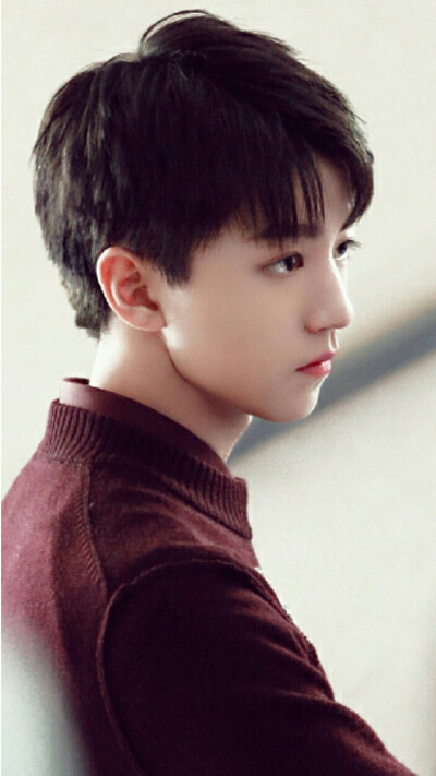 #王俊凯 #TFBOYS 一日一look 时尚街拍 高清 帅气