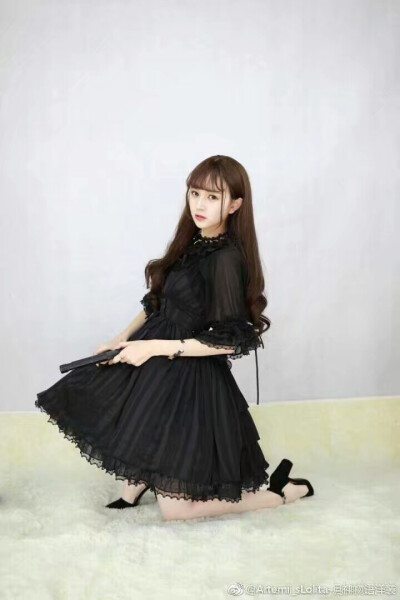 国牌：Arternis lolita 月神物语洋装
#苏菲亚的甜蜜糖果#