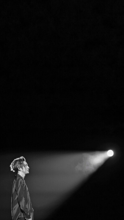 你是我们黑夜里唯一的光