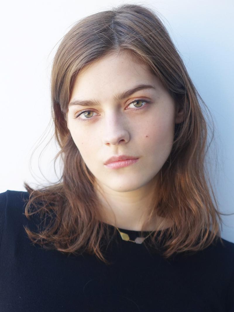 英国模特兼演员amberanderson眼神很妩媚