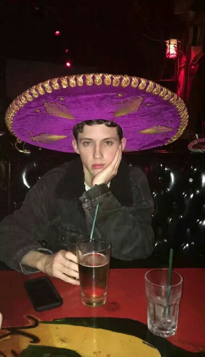 troye sivan 特洛伊·希文 戳爷 明星 壁纸 