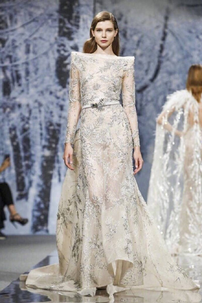 Ziad Nakad Couture FW 2017 ｜美到开挂的冰雪女王秀场 ​​​​❄️ ​​​​