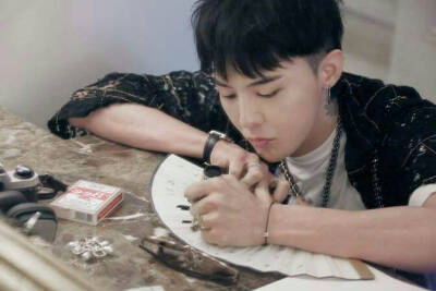 #G-Dragon 权志龙 GD#海报拍摄和品牌代言系列图