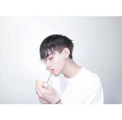 by.囍゛ 男生头像 韩系 欧美风 原宿 小清新 高清头像 伤感 个性 白边 