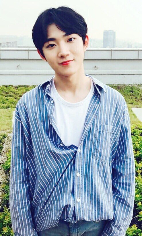 安炯燮啊你怎么可以这么好看
每天都有新鲜的安安呐 乐华么么哒